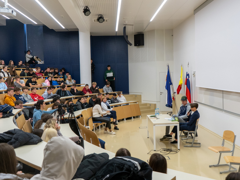 Zaključek bralne značke 23:24 in pogovor s Tadejem Golobom 14